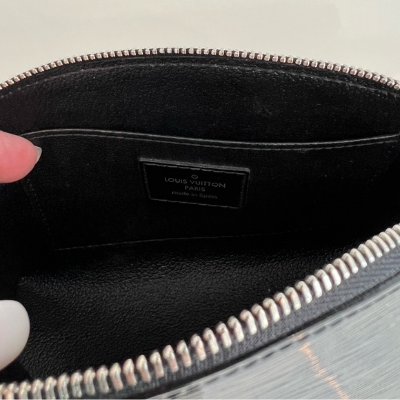 LOUIS VUITTON BLACK VERNIS LEATHER COSMETIC BAG POUCH - Picture 13 of 17